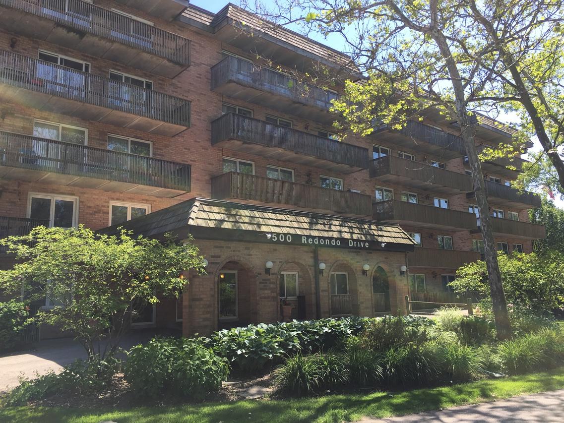 500 Redondo Dr. #212, Downers Grove, IL 60516