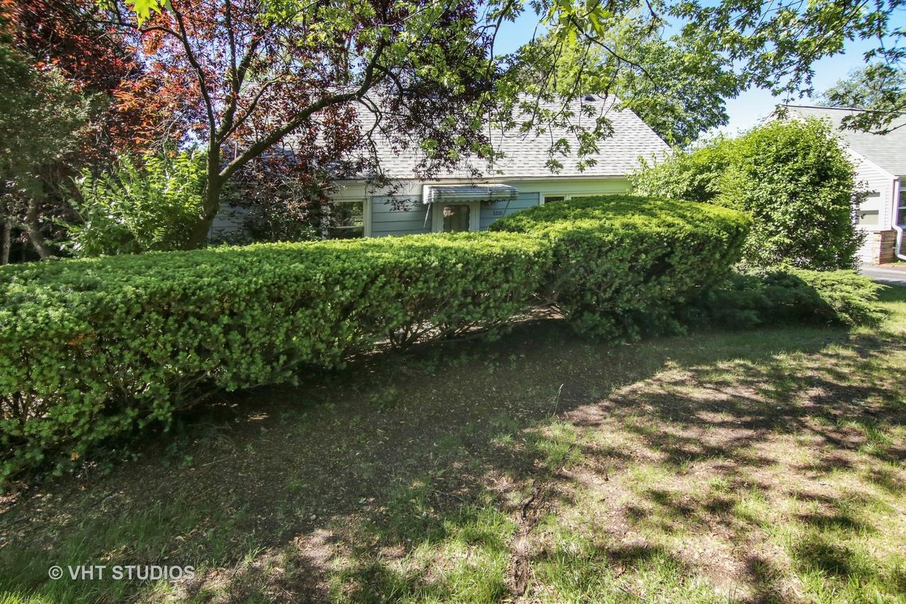 3201 Springdale Ave., Glenview, IL 60025