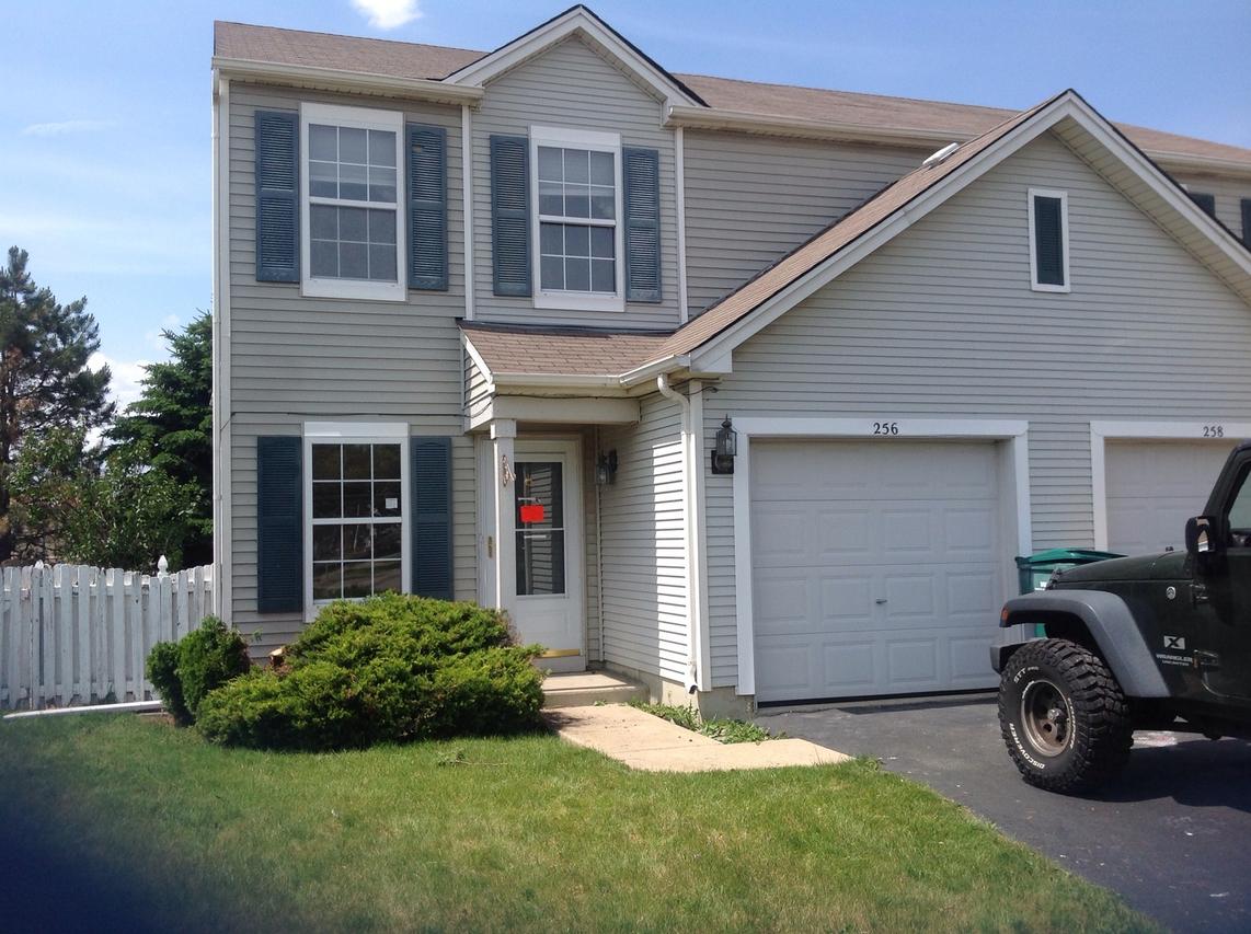 256 Charleston Ave., Romeoville, IL 60446