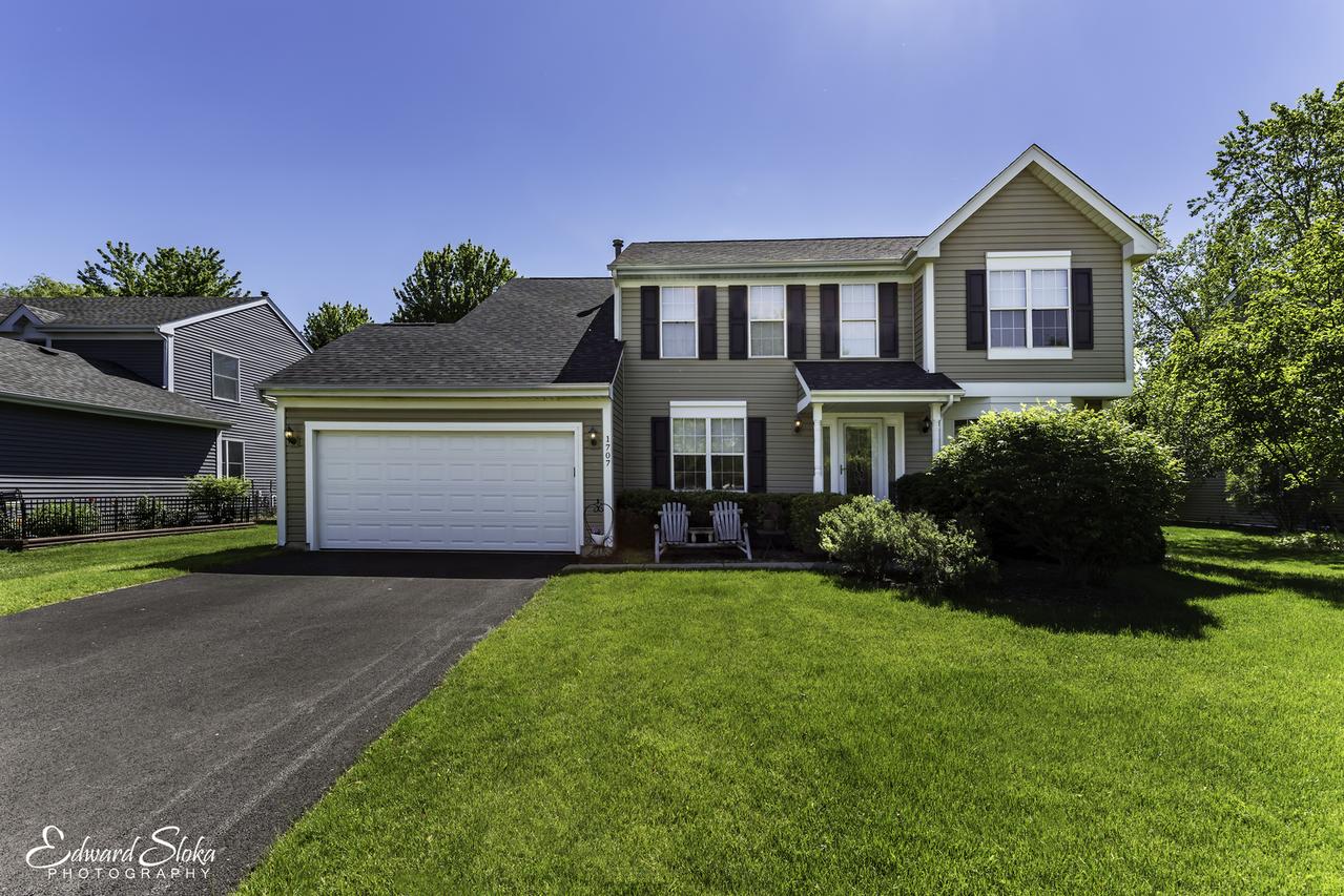 1707 Deerhaven Dr., Crystal Lake, IL 60014