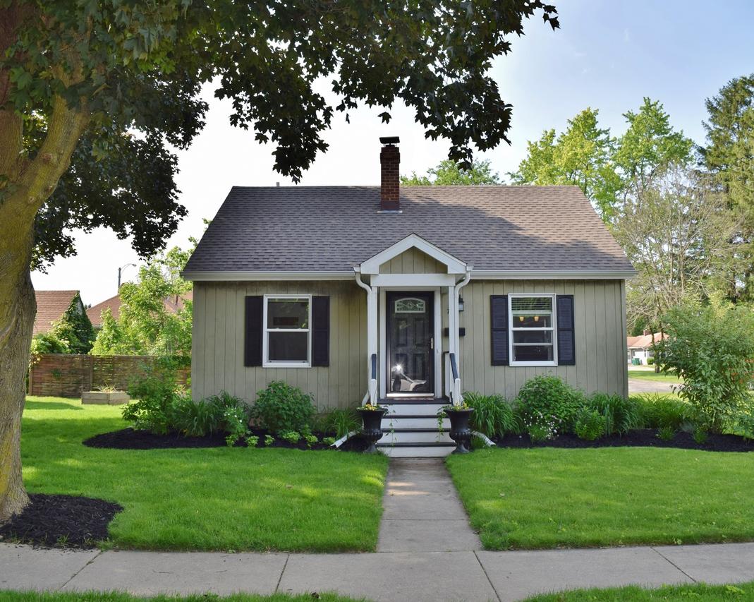 739 Edward St., Sycamore, IL 60178