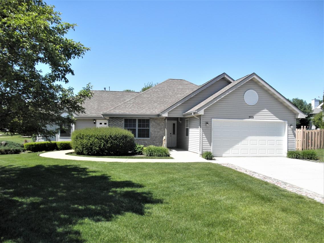 709 Cambridge Ln., Shorewood, IL 60404