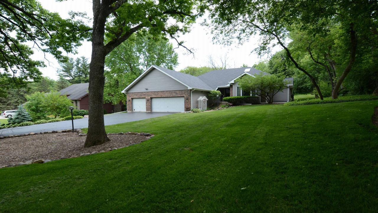 3819 N Tamarack Tr., Crystal Lake, IL 60012