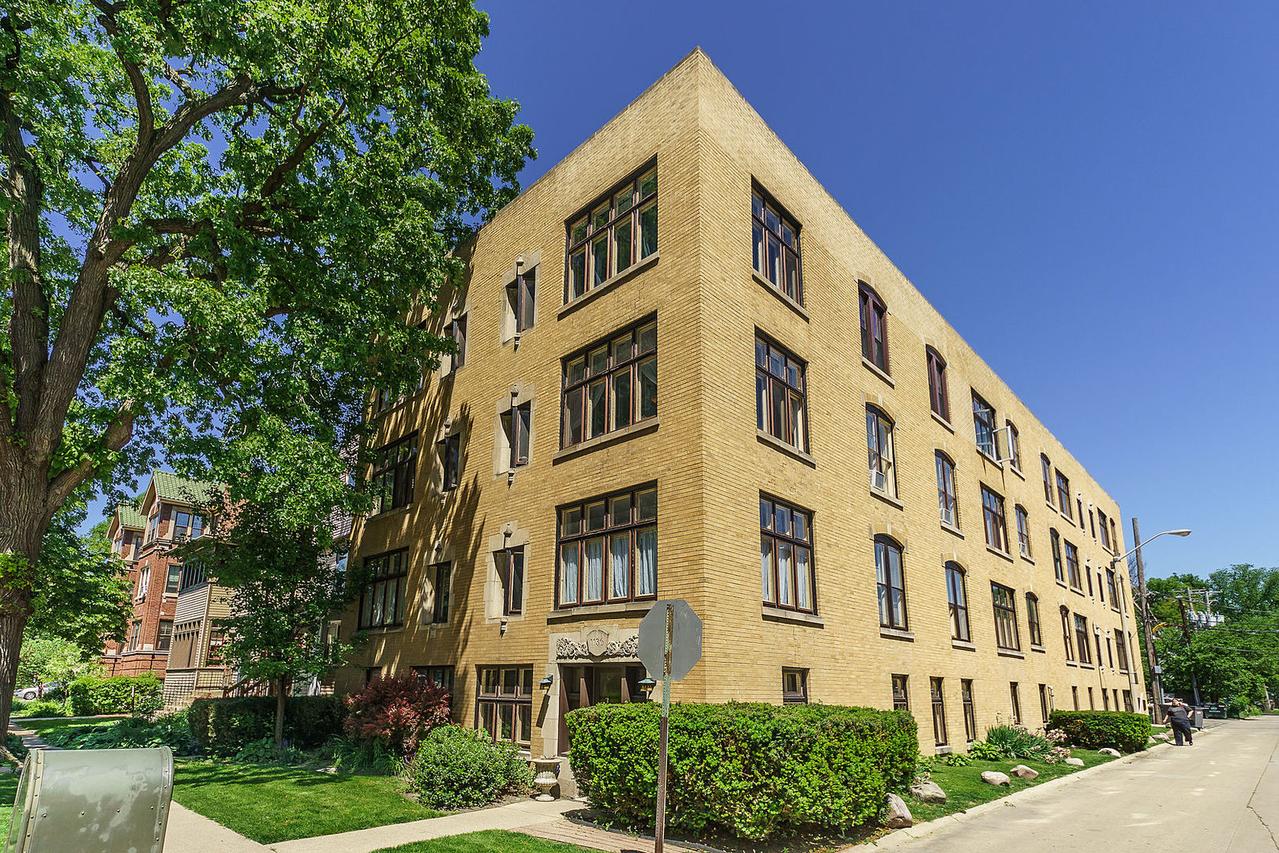 1136 Ontario St. #3C, Oak Park, IL 60302
