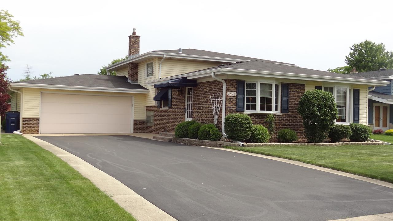 1828 W Mulloy Dr., Addison, IL 60101