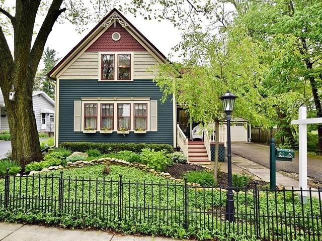 41 Sandholm St., Geneva, IL 60134