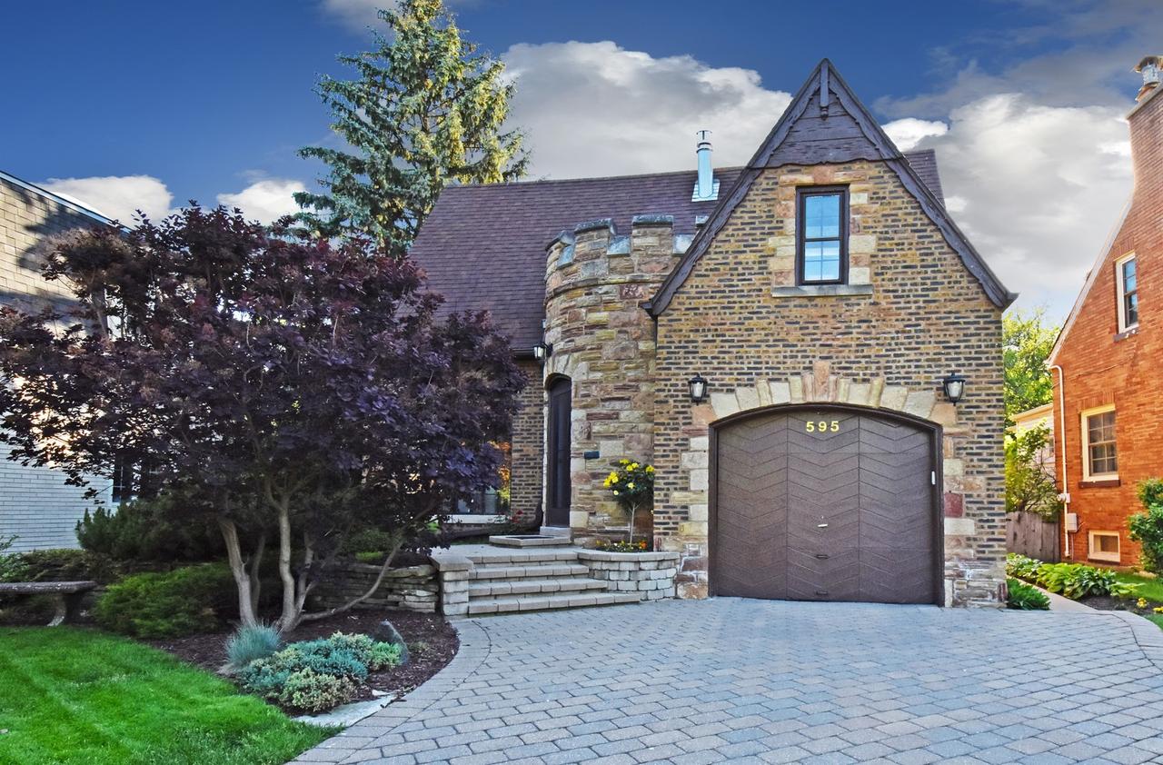 595 Selborne Rd., Riverside, IL 60546