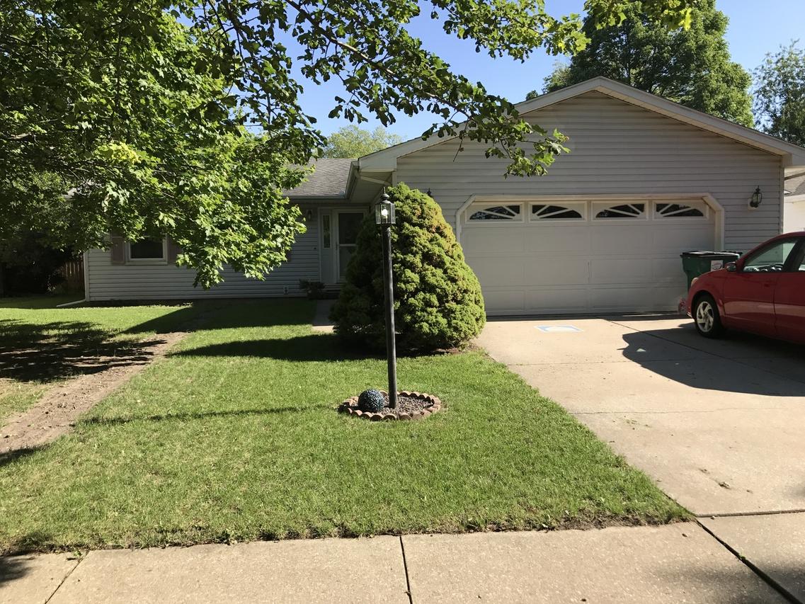 2002 Bittersweet Dr., Champaign, IL 61821