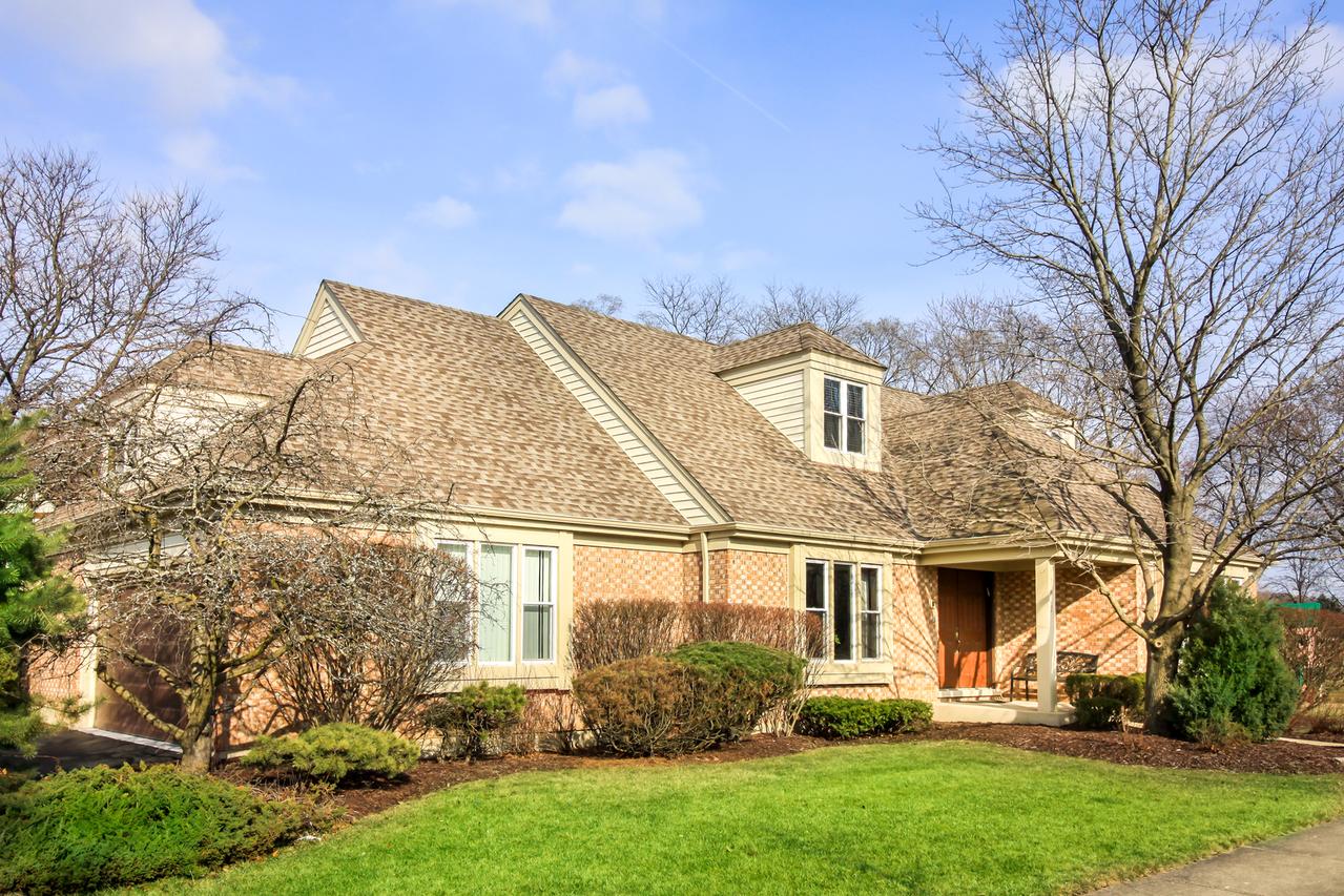 2612 E Warwick Ct., Arlington Heights, IL 60004