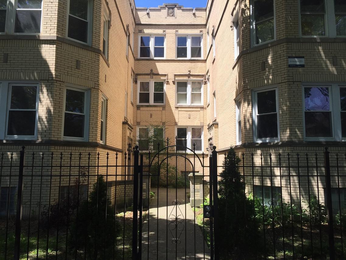 6314 N Fairfield Ave. #2B, Chicago, IL 60659