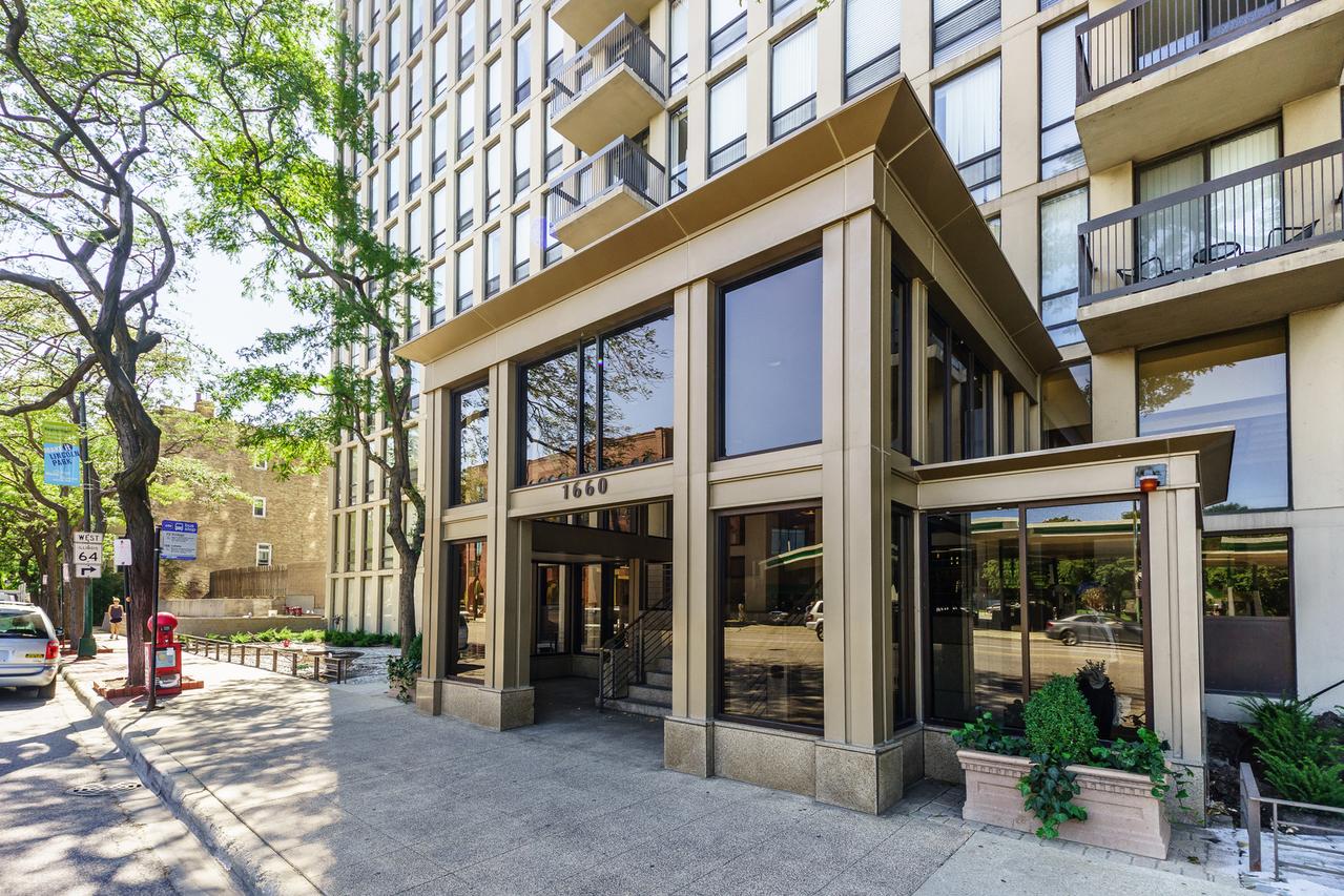 1660 N Lasalle Dr. #1807, Chicago, IL 60614