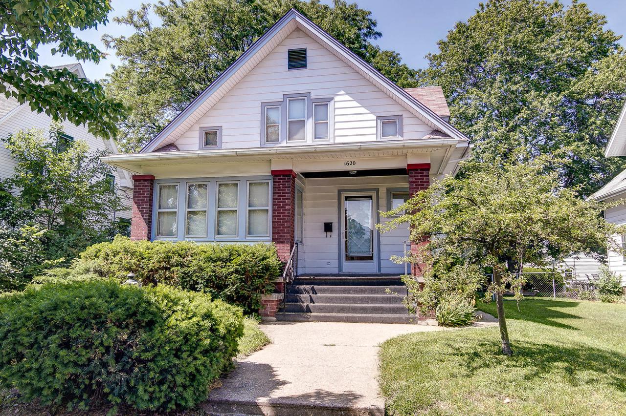 1620 9th Ave., Rockford, IL 61104