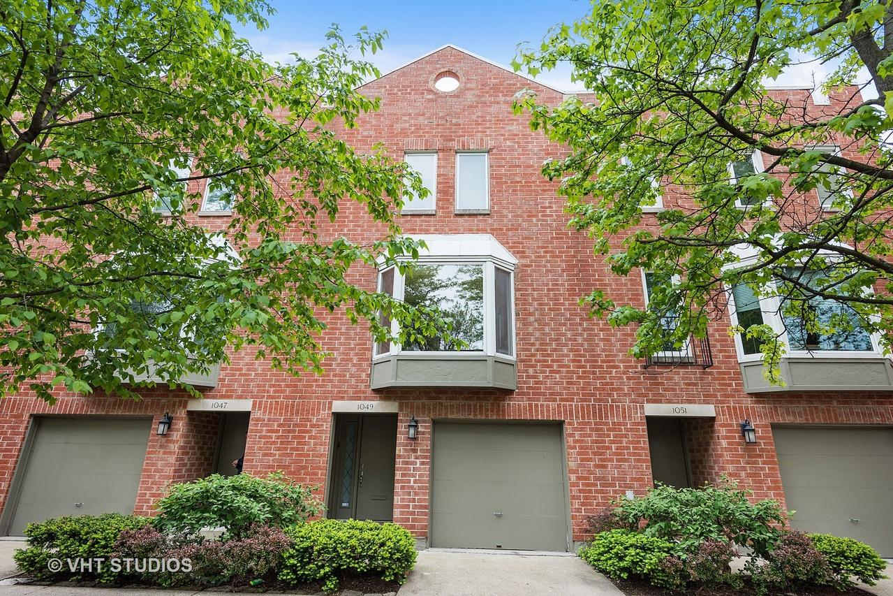 1049 W Berwyn Ave., Chicago, IL 60640