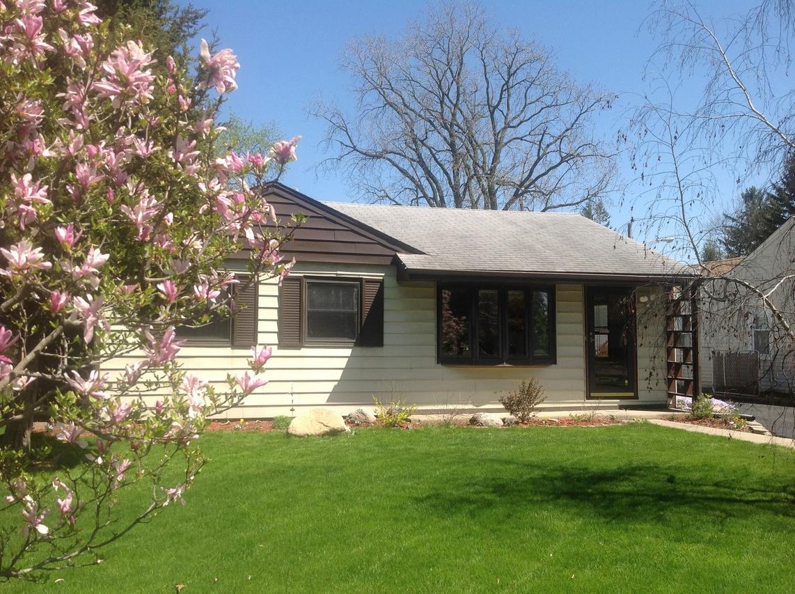 335 N Wilmette Ave., Westmont, IL 60559