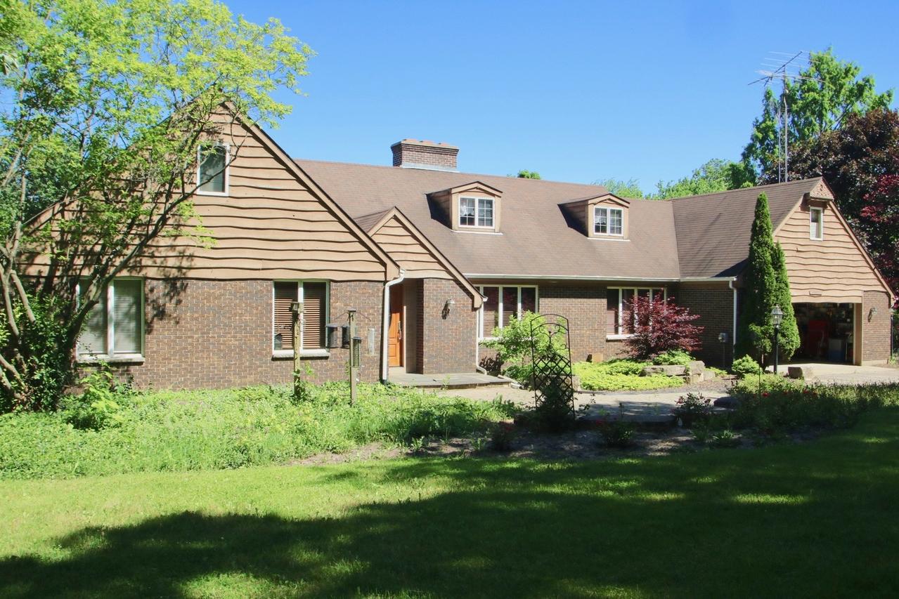 3601 Vermont Rd., Woodstock, IL 60098