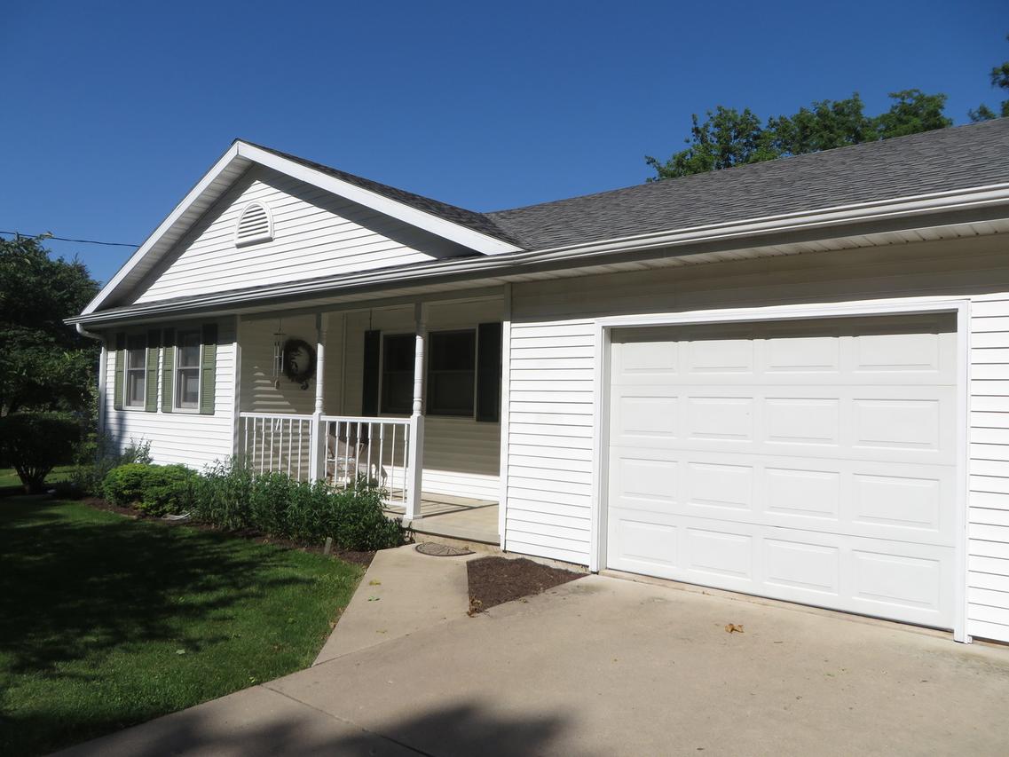 135 S Sycamore St., Tiskilwa, IL 61368