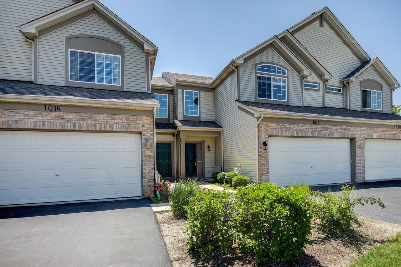 1018 Parkhill Cir., Aurora, IL 60502