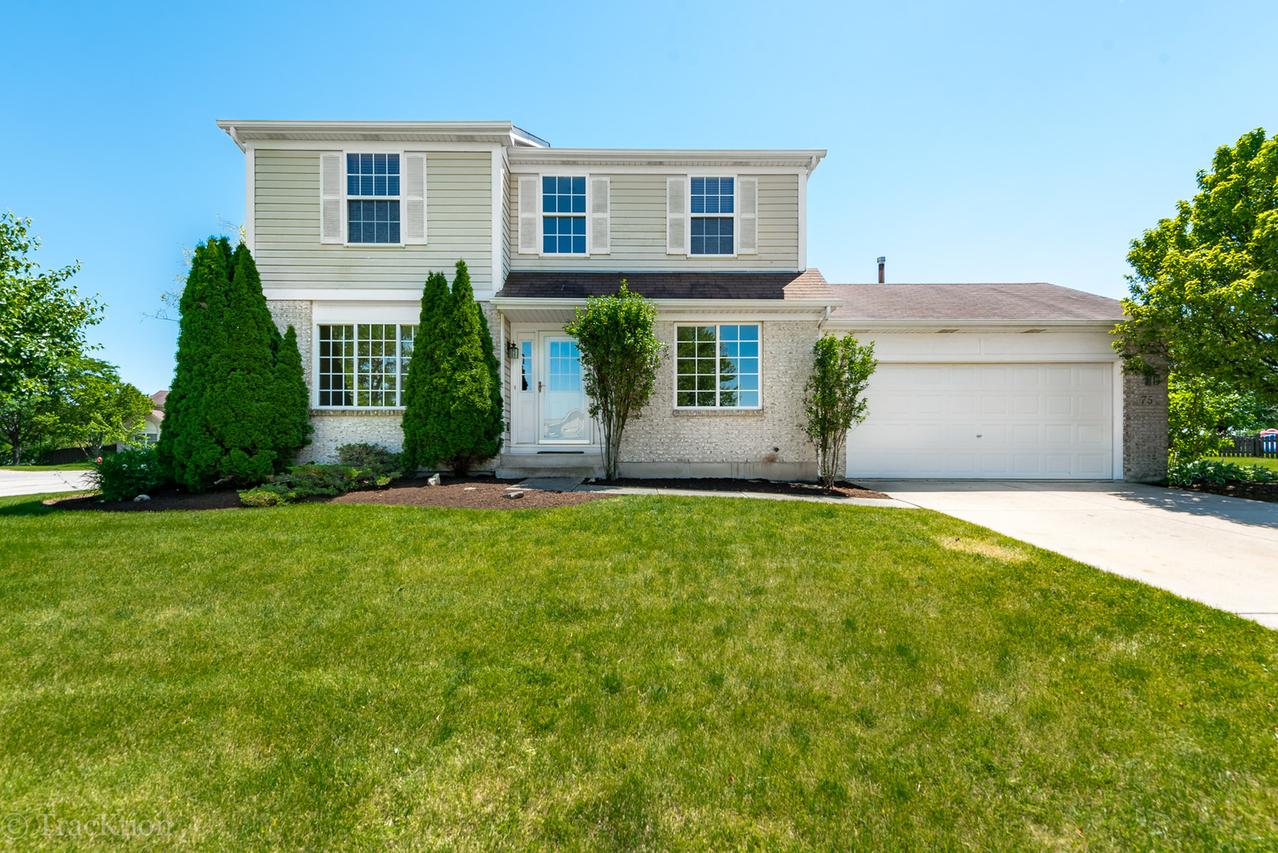 75 Bedford Ave., Sugar Grove, IL 60554