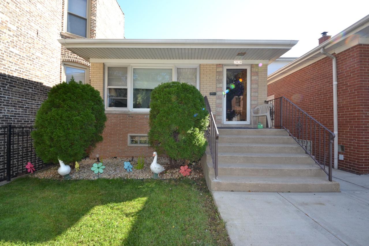 2939 S Emerald Ave., Chicago, IL 60616