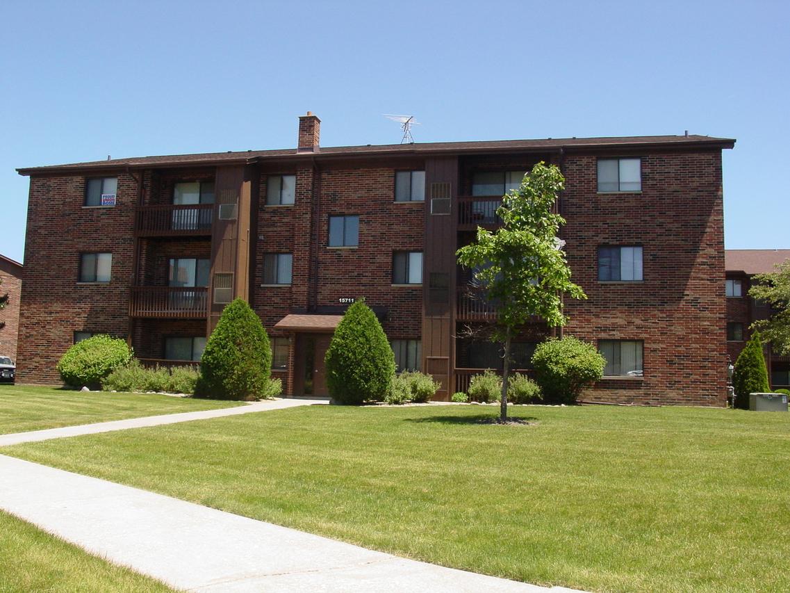15711 Peggy Ln. #4, Oak Forest, IL 60452