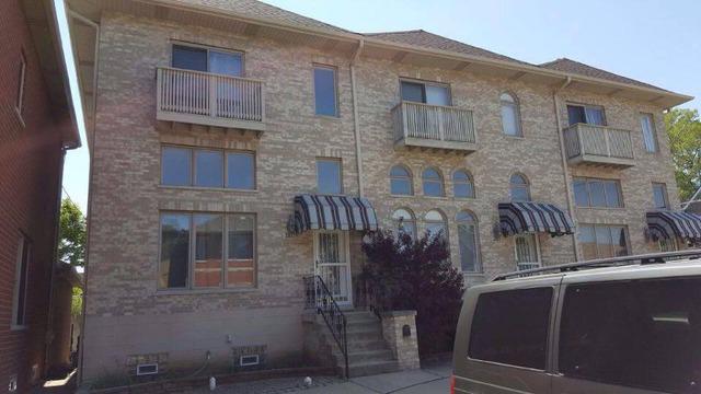 2817 S Thomas Barclay Dr., Chicago, IL 60608