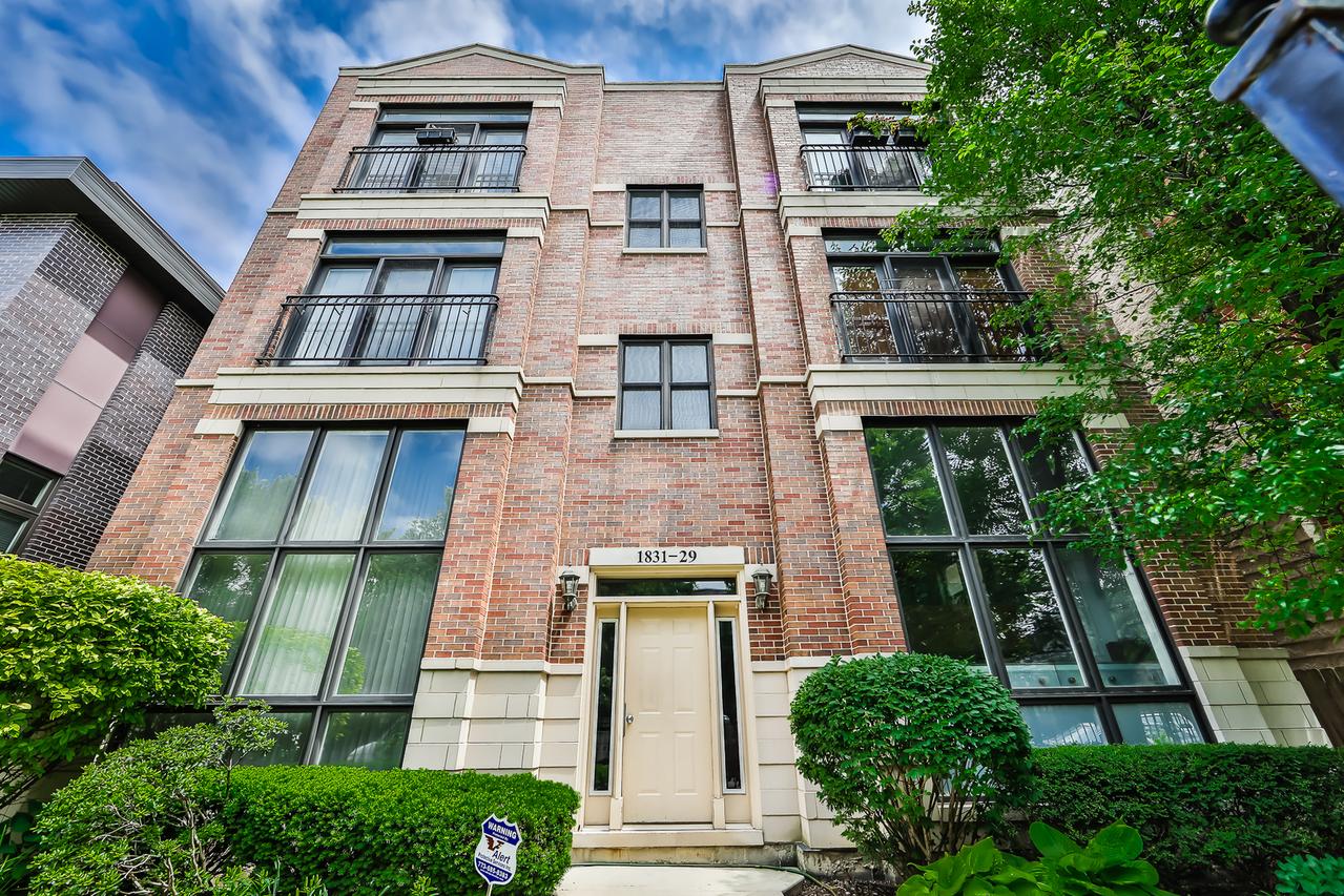 1829 N Fairfield Ave. #3S, Chicago, IL 60647