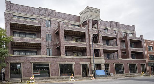5820 N Clark St. #202, Chicago, IL 60660