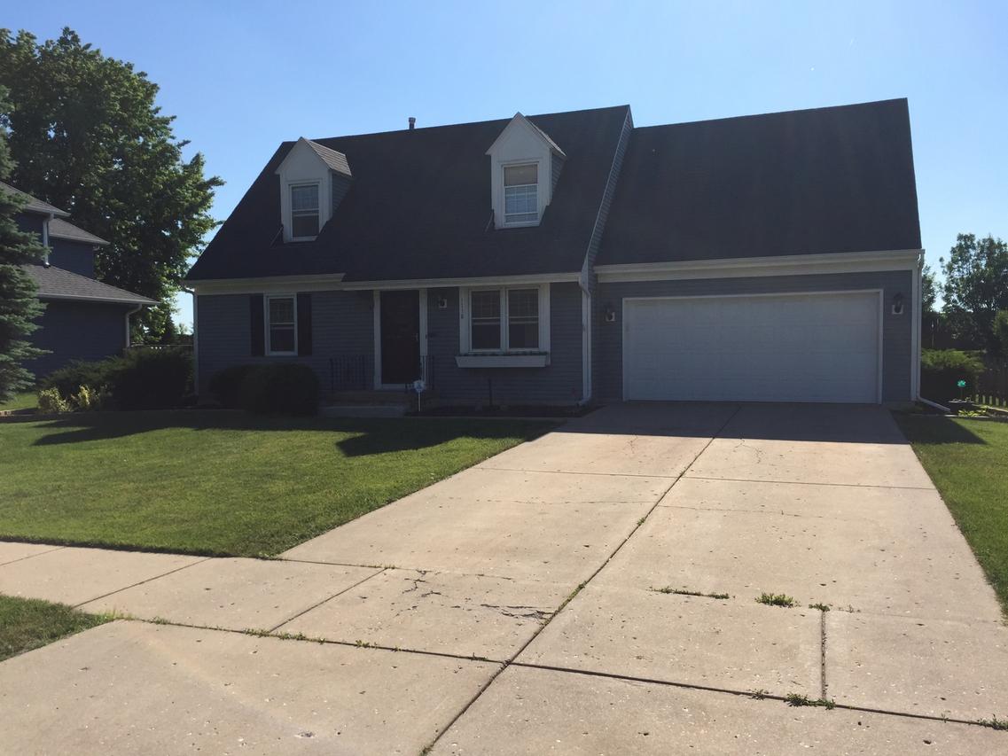 1118 Almond Dr., Aurora, IL 60506