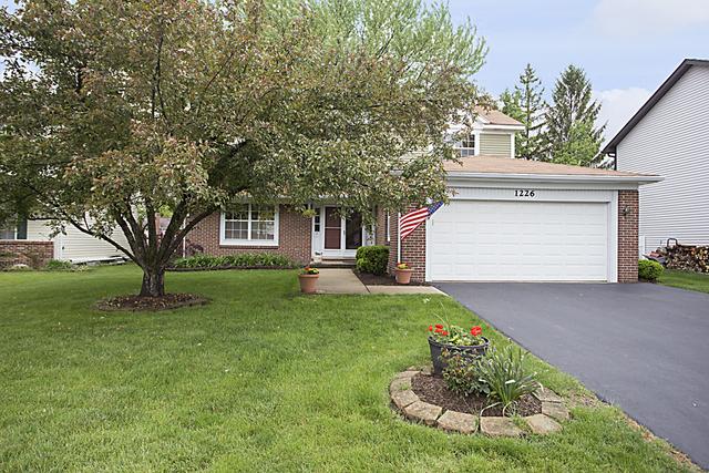 1226 Spring Valley Dr., Carol Stream, IL 60188