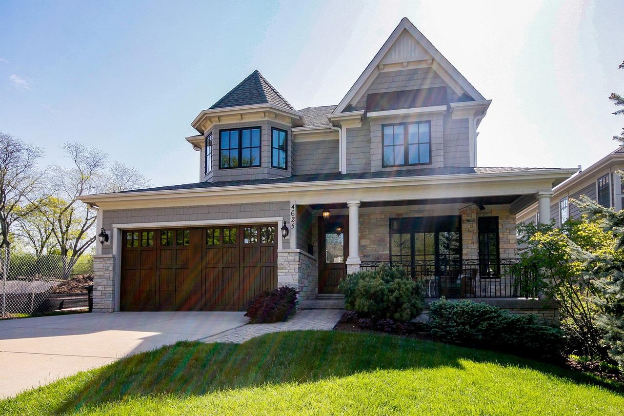 4625 Stonewall Ave., Downers Grove, IL 60515