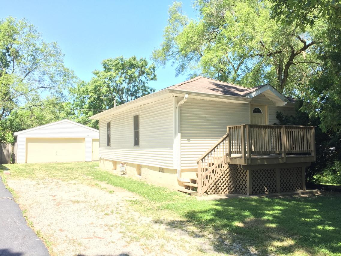 525 Harwood St., Joliet, IL 60432