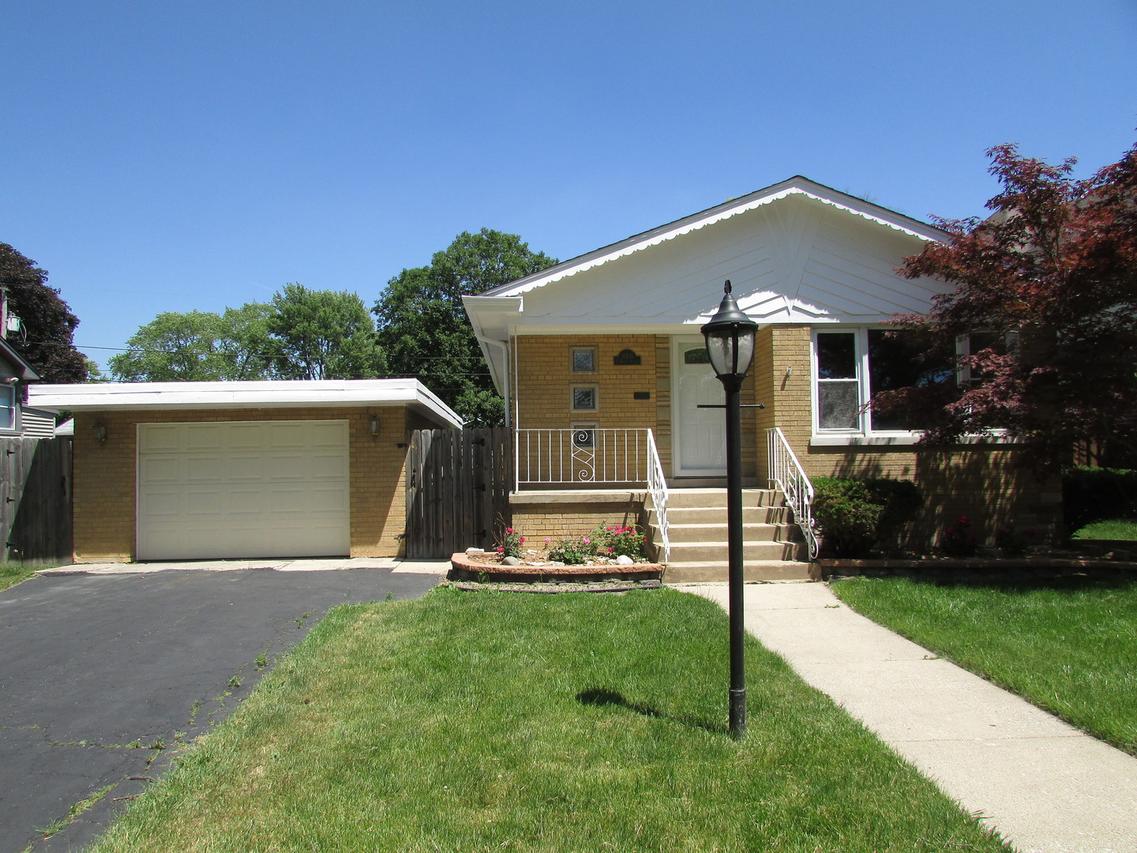 10131 S Kolin Ave., Oak Lawn, IL 60453