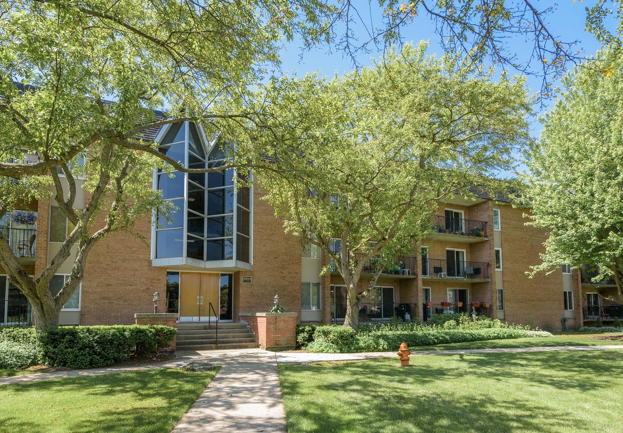 1004 N Mill St. #107, Naperville, IL 60563