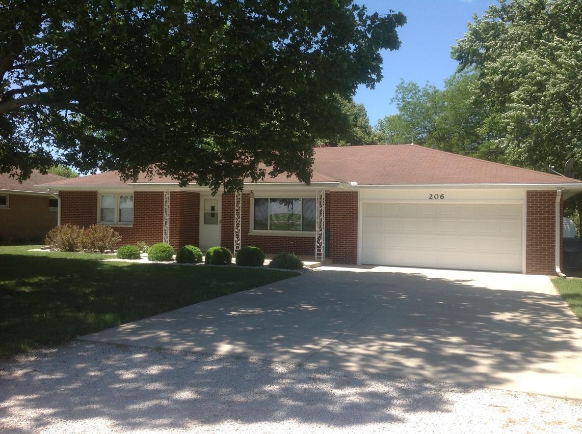 206 S Church St., Thomasboro, IL 61878