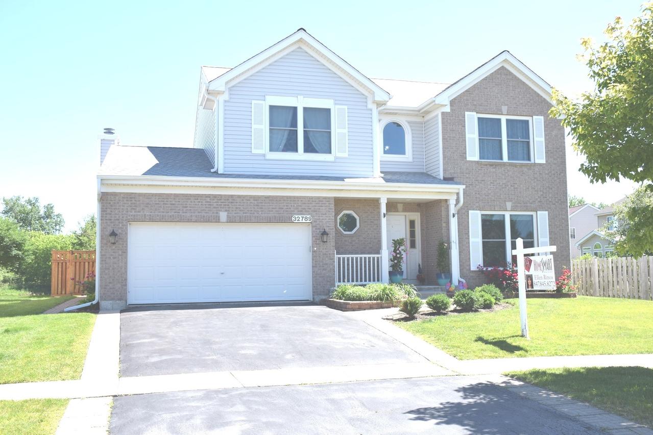 32789 Weathervane Ln., Lakemoor, IL 60051