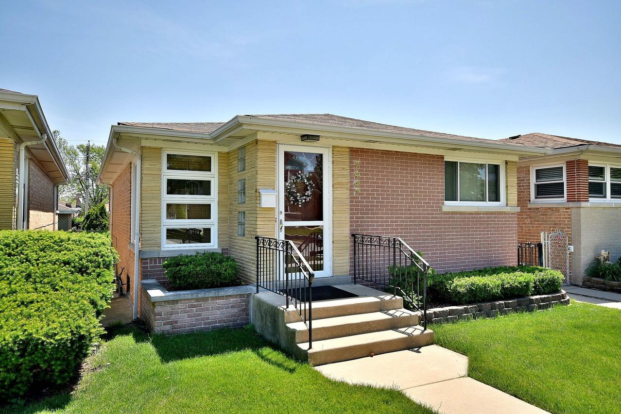 7447 N Octavia Ave., Chicago, IL 60631