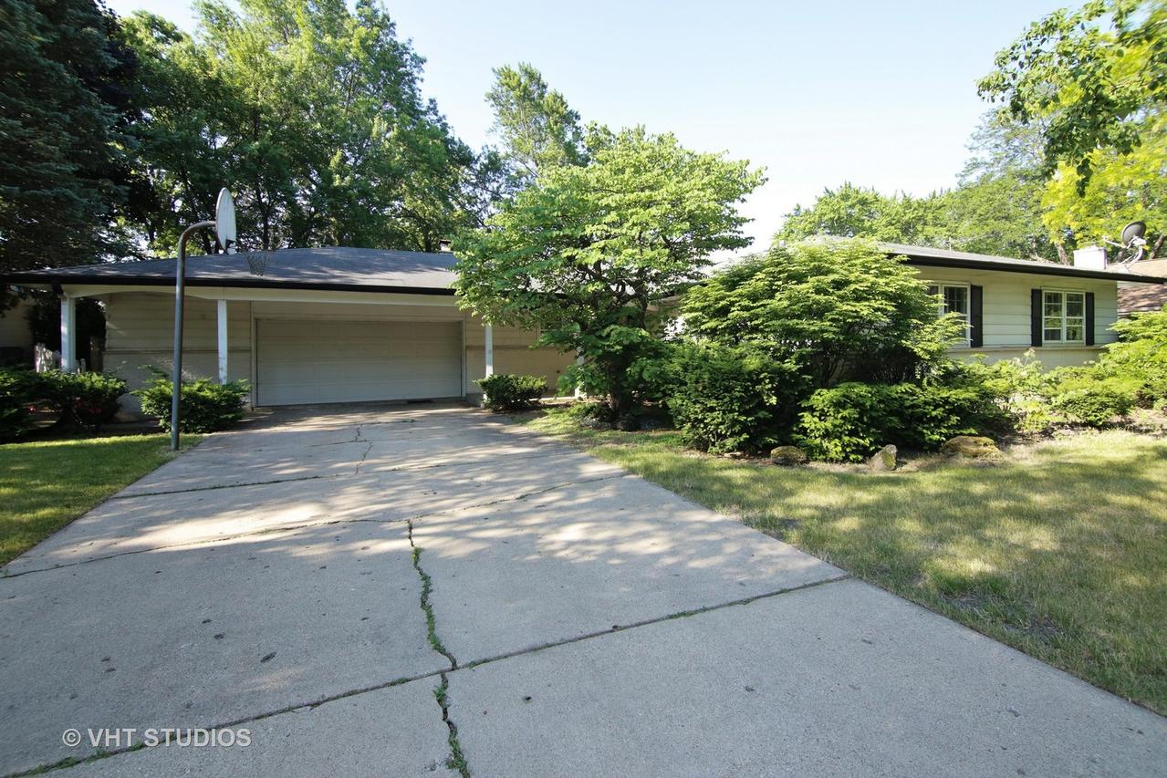 3135 Plum Island Dr., Northbrook, IL 60062