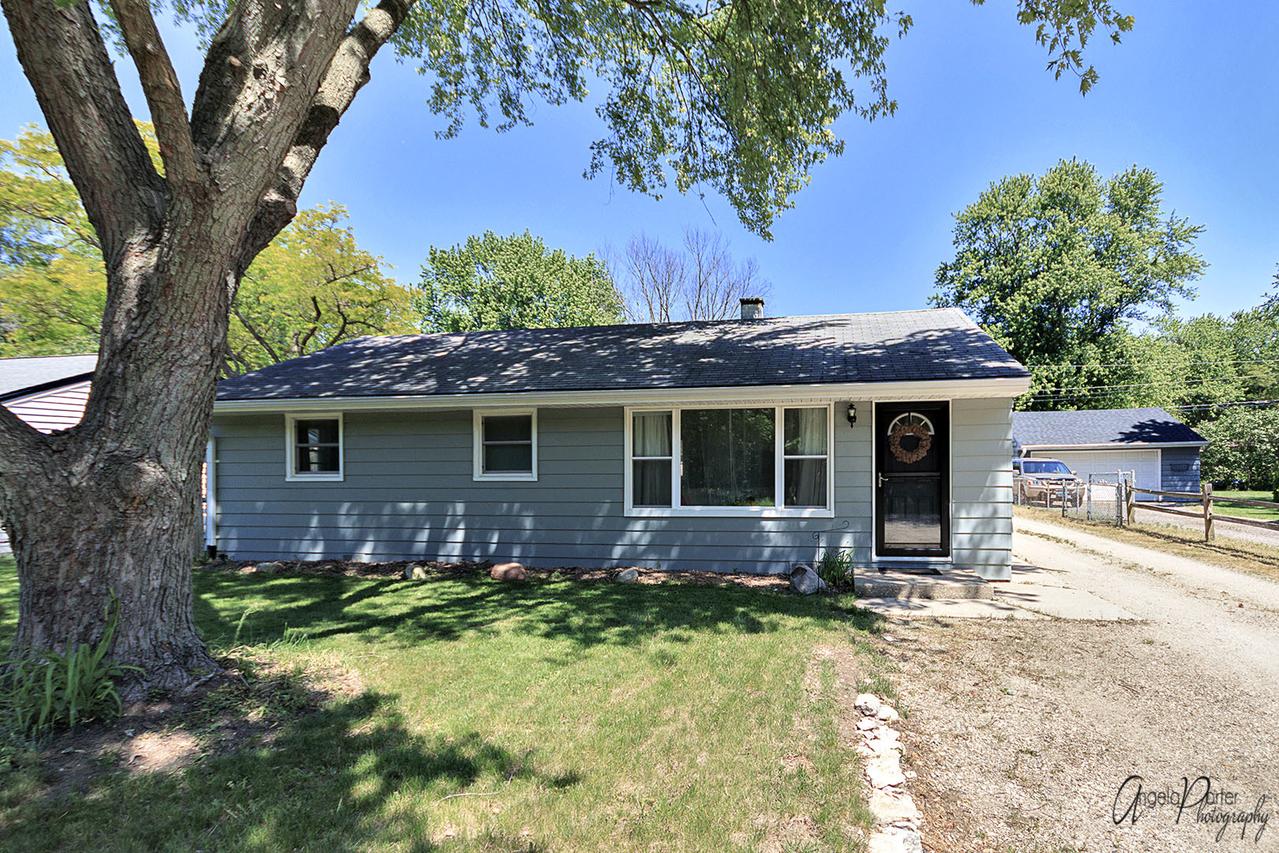 109 Georgine St., Crystal Lake, IL 60014