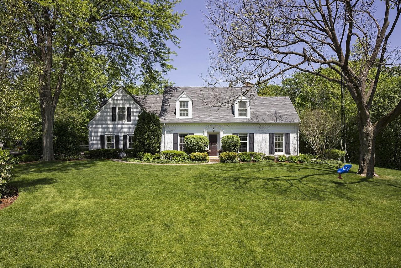 1306 Ridgewood Dr., Northbrook, IL 60062