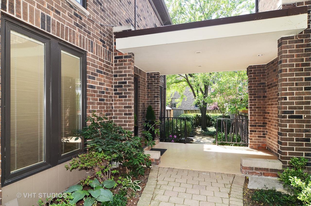 1812 N Larrabee St., Chicago, IL 60614