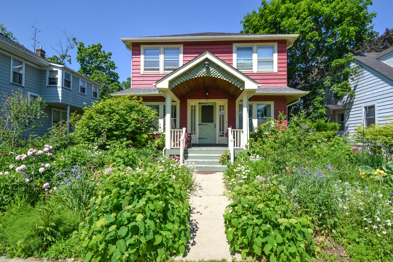 408 Richards St., Geneva, IL 60134