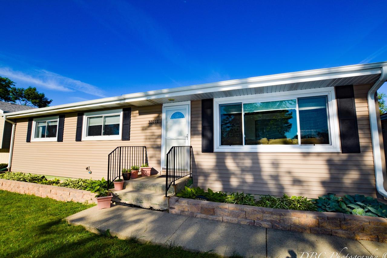 33111 N Battershall Rd., Grayslake, IL 60030