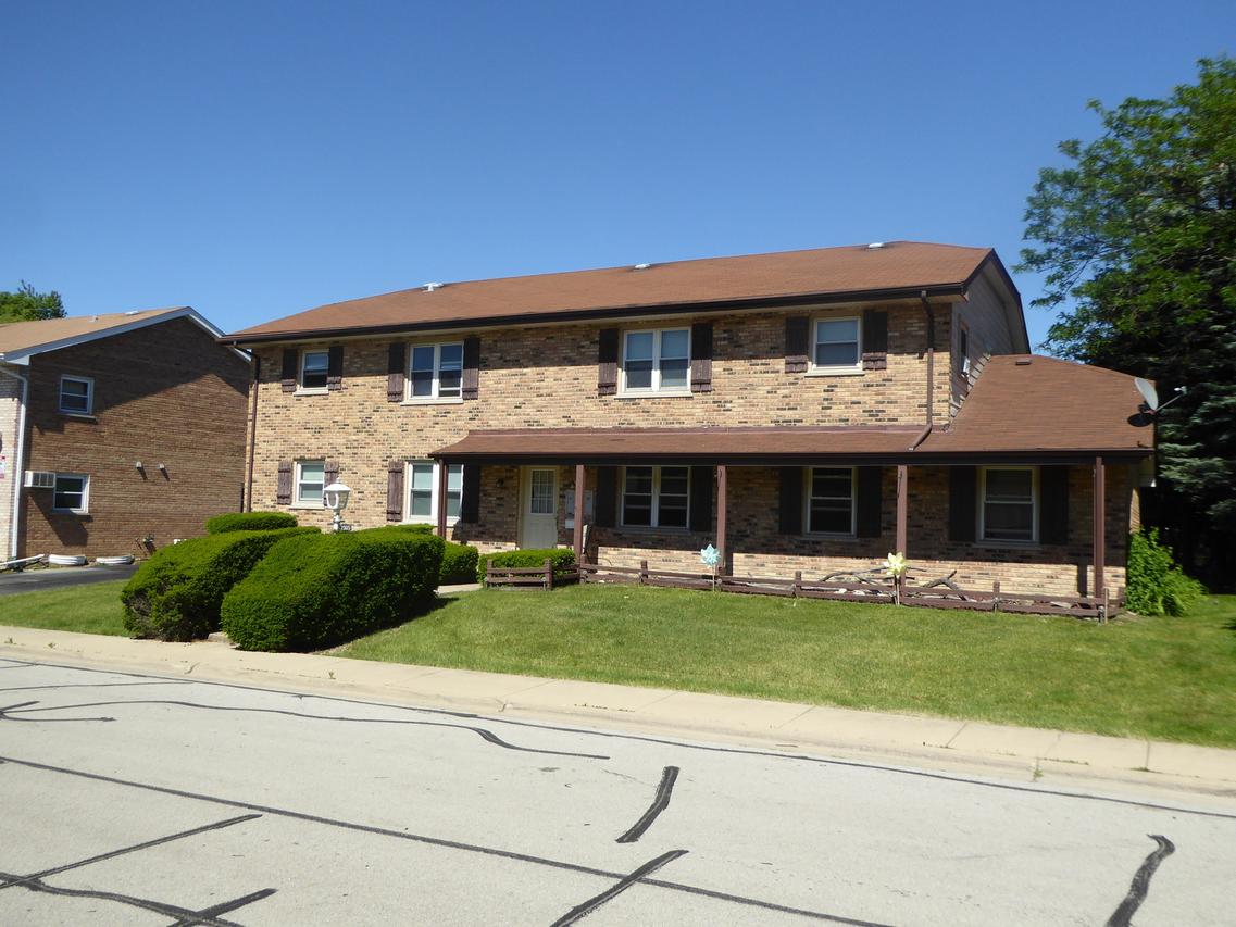 7505 Country Ln., Darien, IL 60561