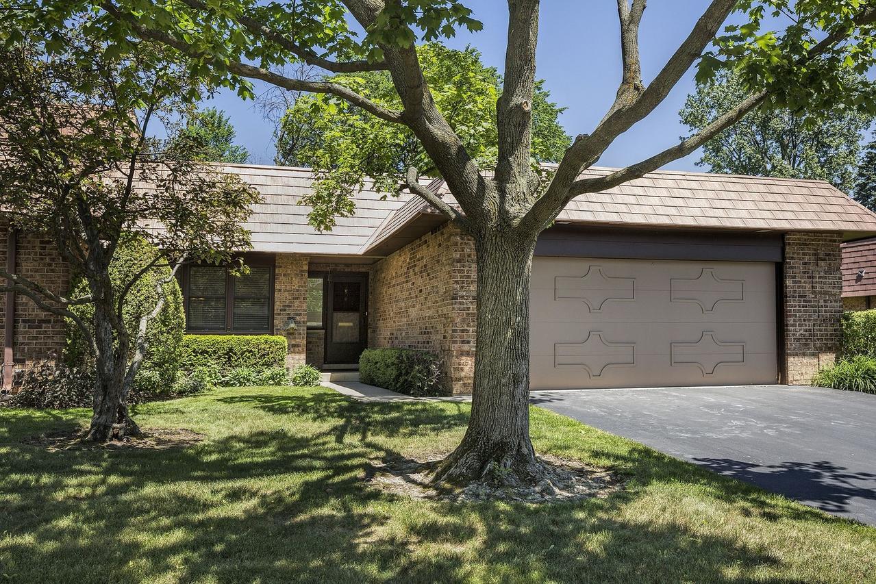 4010 Dundee Rd., Northbrook, IL 60062