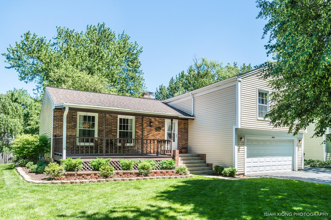 1942 Templar Dr., Naperville, IL 60565