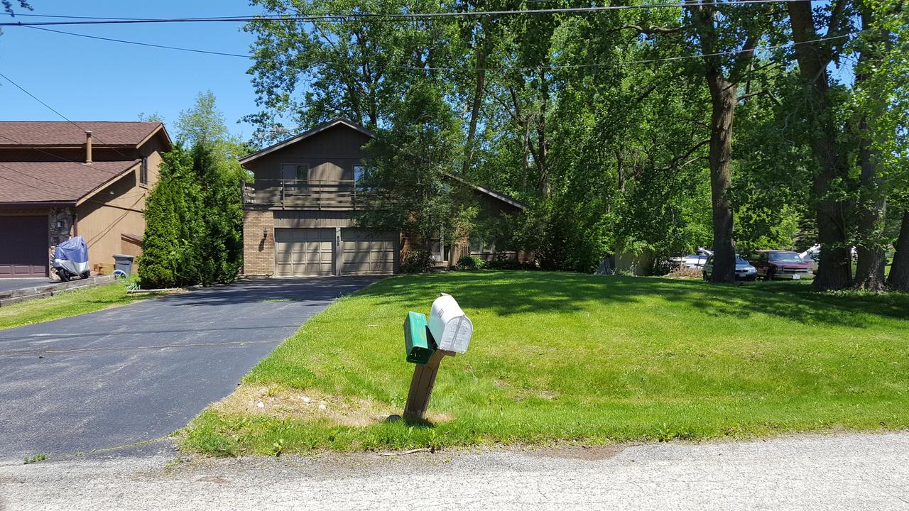 603 Monterrey Ter., Mchenry, IL 60050