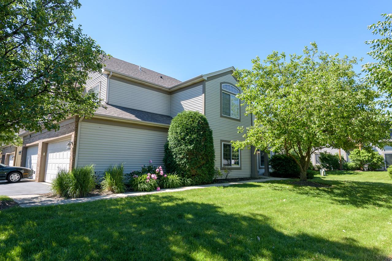 913 Parkhill Cir., Aurora, IL 60502