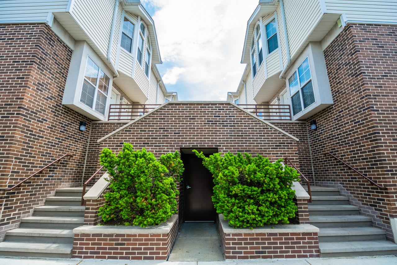 8023 Lincoln Ave., Skokie, IL 60077