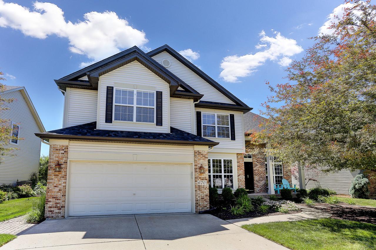 670 Lake Ridge Dr., South Elgin, IL 60177
