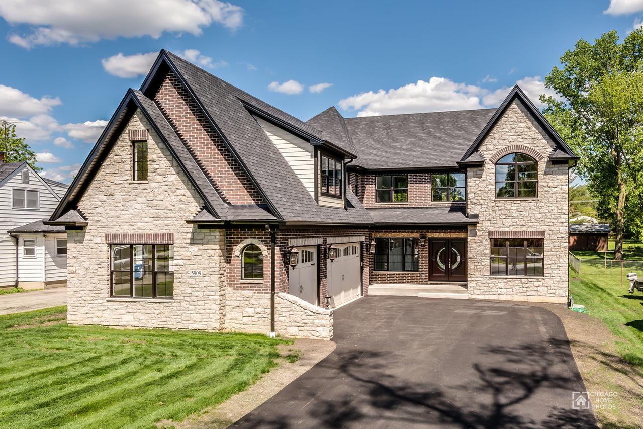 5909 Pershing Ave., Downers Grove, IL 60516
